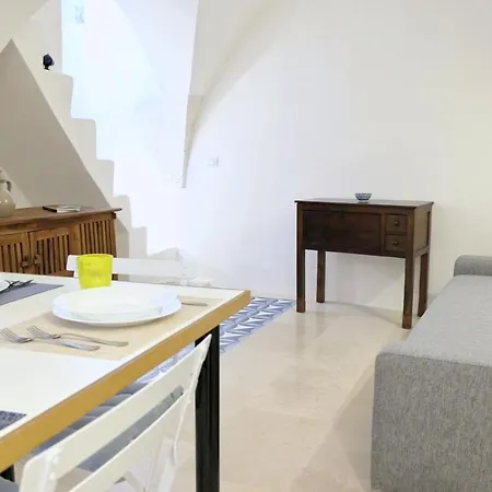 Blu Cielo Terra - Nel Cuore Della Citta' Bianca Apartman *